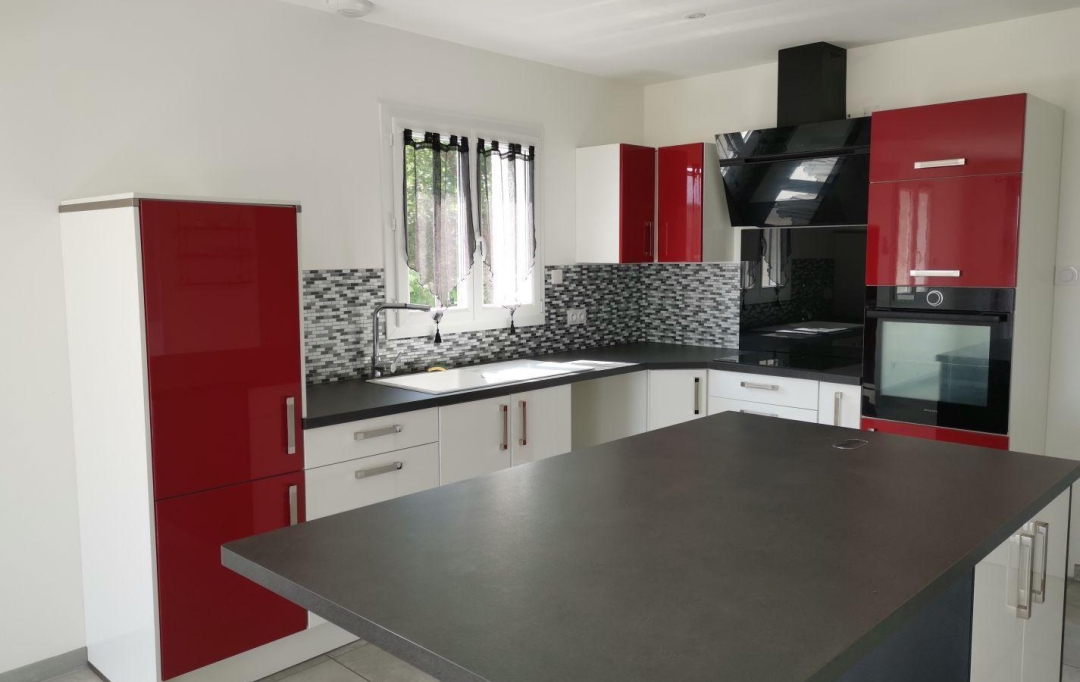 3P IMMOBILIER : House | VERANNE (42520) | 100 m2 | 1 090 € 