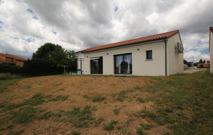 Maison   DAVEZIEUX  105 m2 297 000 € 